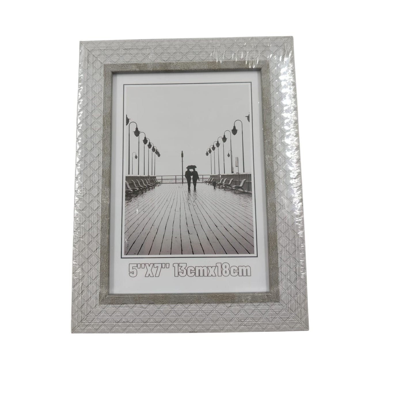 MG2301B  PORTARETRATO PLASTICO 5x7 PULGADAS, 3 MOD EMPLAYADO CON 1 PZ O CAJA CON 72 PZS